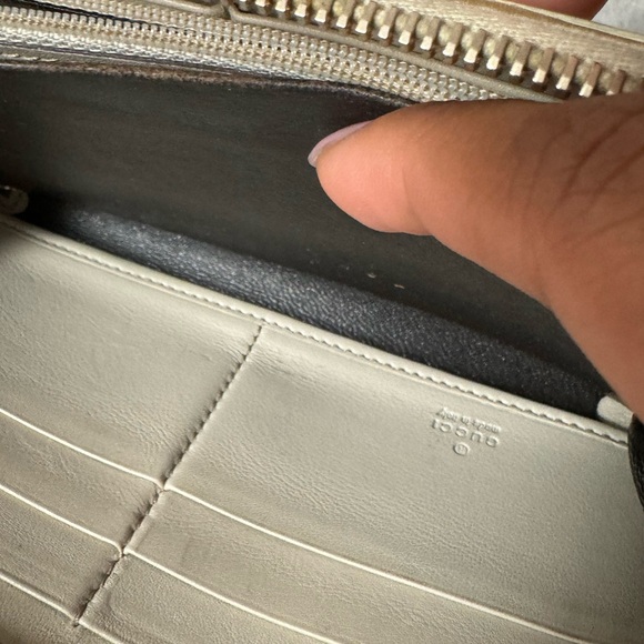 GIVEAWAY 🤍Gucci Canvas Sherry line Wallet🤍 - Picture 13 of 13